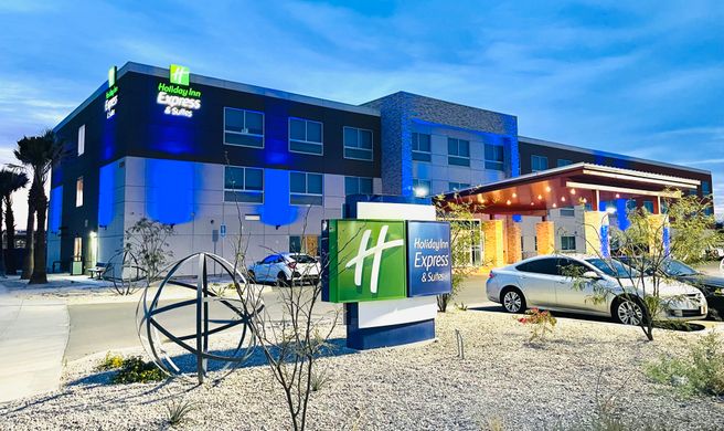 Holiday Inn Express & Suites Blythe Exterior