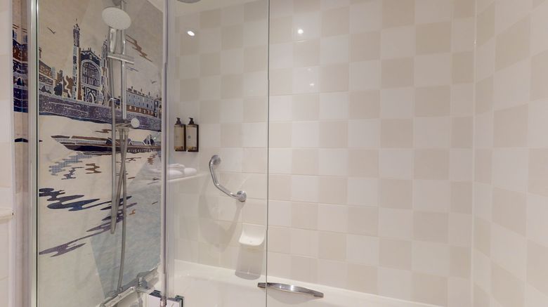 <b>Holiday Inn Cambridge Room</b>. Images powered by <a href="https://www.leonardoworldwide.com/" title="Leonardo Worldwide" target="_blank">Leonardo</a>.
