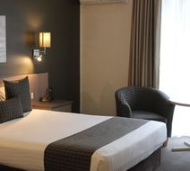 Swan Hill Resort Room