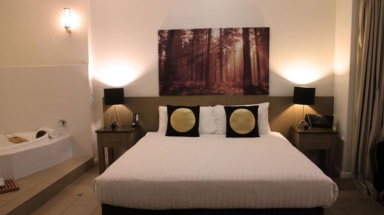 <b>Swan Hill Resort Suite</b>. Images powered by <a href="https://www.leonardoworldwide.com/" title="Leonardo Worldwide" target="_blank">Leonardo</a>.