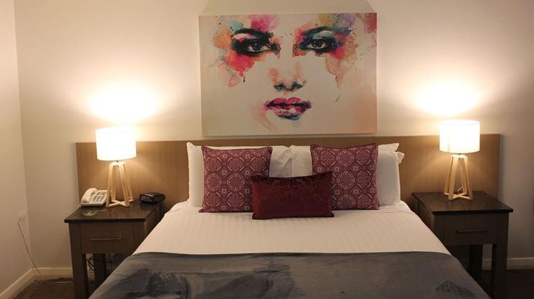 Swan Hill Resort Suite