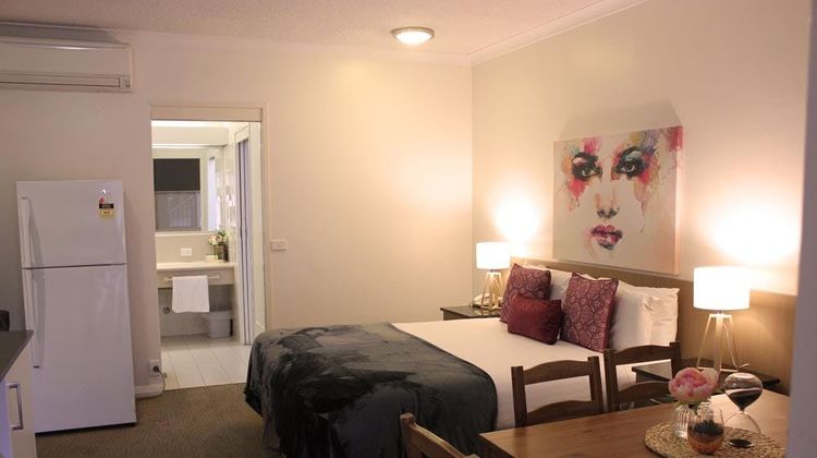 Swan Hill Resort Suite
