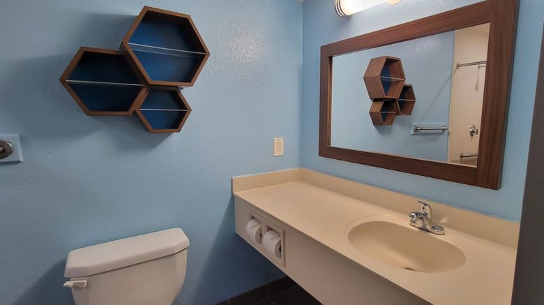 <b>HomeTowne Studios Egg Harbor-Atlantic Room</b>. Images powered by <a href="https://www.leonardoworldwide.com/" title="Leonardo Worldwide" target="_blank">Leonardo</a>.