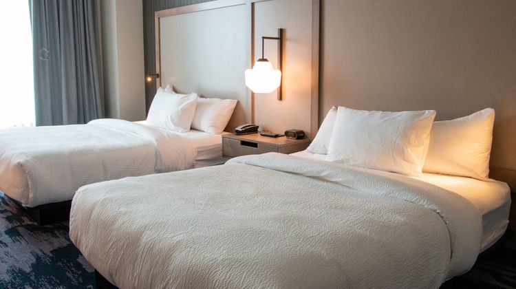 Fairfield Inn & Suites Quad Cities Room