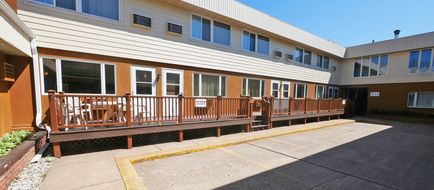 Magnuson Hotel Copper Crown Exterior