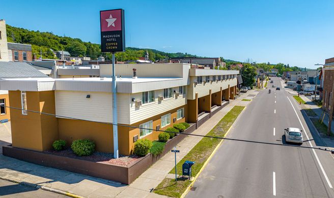 Magnuson Hotel Copper Crown Exterior
