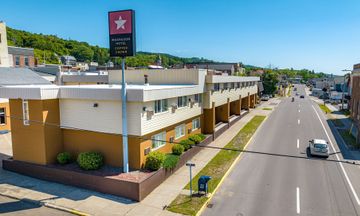 Magnuson Hotel Copper Crown