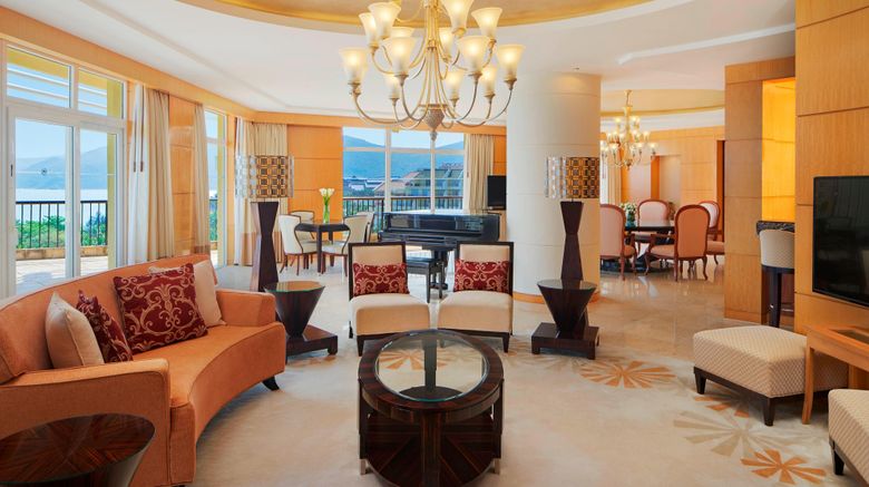 <b>Sheraton Sanya Resort Suite</b>. Images powered by <a href=https://www.travelagewest.com/Hotels/Sanya-China/