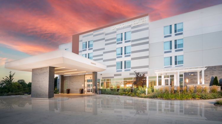 SpringHill Suites Kenosha Exterior