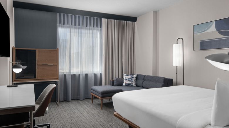 <b>Courtyard Calgary Downtown Room</b>. Images powered by <a href="https://www.leonardoworldwide.com/" title="Leonardo Worldwide" target="_blank">Leonardo</a>.