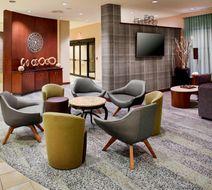 Courtyard by Marriott Hamilton Lobby