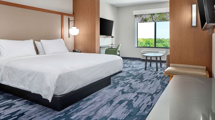 Fairfield Inn & Suites South Denton Area Suite
