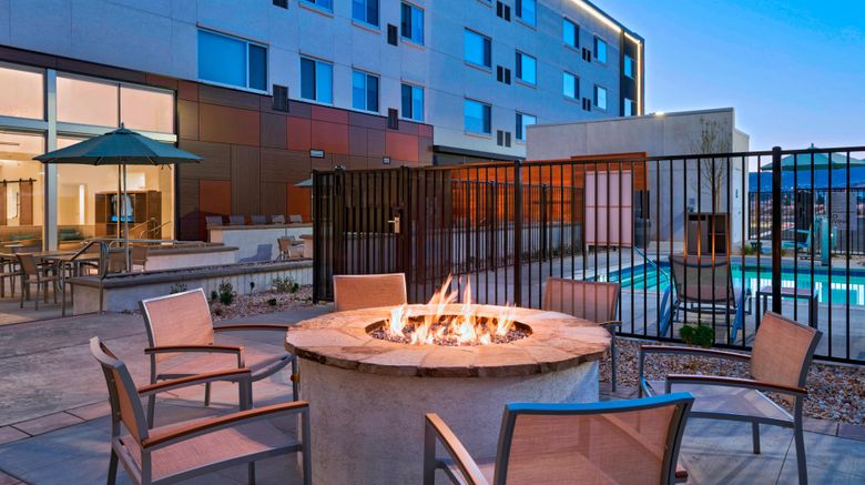 <b>Element Palmdale Pool</b>. Images powered by <a href="https://www.leonardoworldwide.com/" title="Leonardo Worldwide" target="_blank">Leonardo</a>.