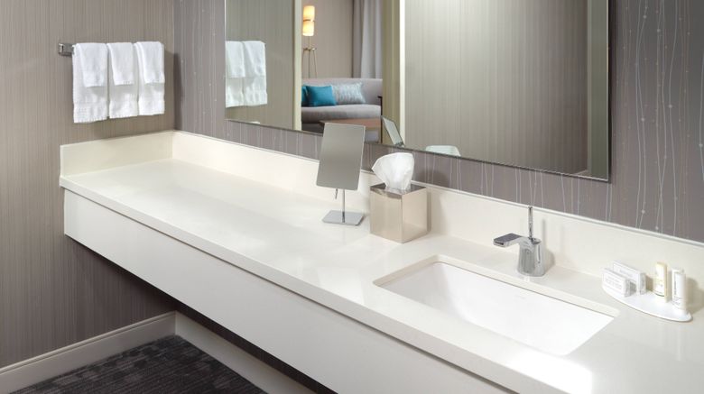 <b>Courtyard by Marriott Atlanta Alpharetta Room</b>. Images powered by <a href="https://www.leonardoworldwide.com/" title="Leonardo Worldwide" target="_blank">Leonardo</a>.
