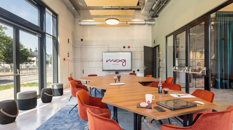 <b>Moxy Simmern Meeting</b>. Images powered by <a href="https://www.leonardoworldwide.com/" title="Leonardo Worldwide" target="_blank">Leonardo</a>.