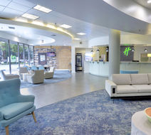 Holiday Inn University Center Lobby