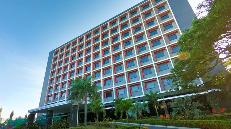 Holiday Inn Express Port Moresby Exterior