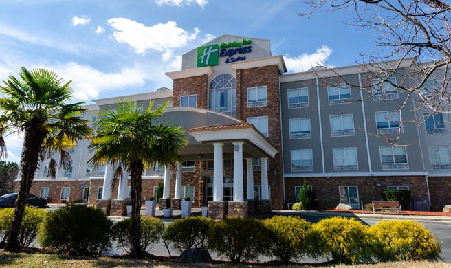Holiday Inn Express ATL Airport West Exterior