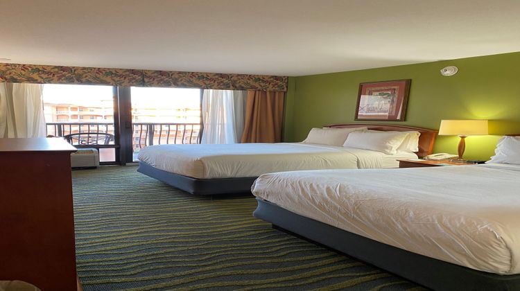 Holiday Inn Hotel & Suites Room