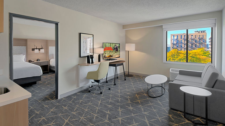 <b>Holiday Inn Chicago-Downtown Suite</b>. Images powered by <a href="https://www.leonardoworldwide.com/" title="Leonardo Worldwide" target="_blank">Leonardo</a>.