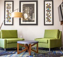 Holiday Inn Express & Suites San Jose Lobby