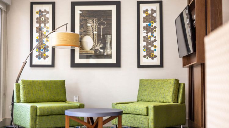 Holiday Inn Express & Suites San Jose Lobby