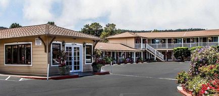 The Inn at 1252 Monterey Exterior