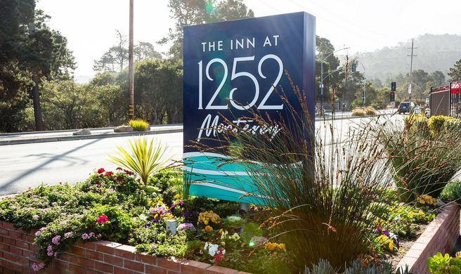 The Inn at 1252 Monterey Exterior