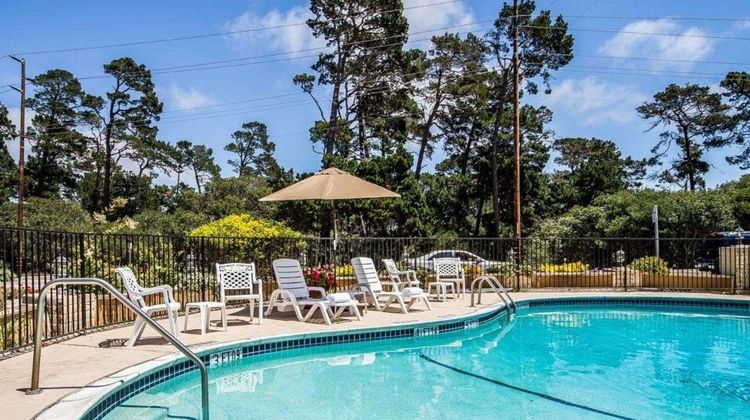 The Inn at 1252 Monterey Pool
