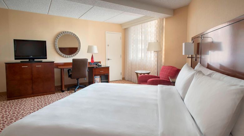 <b>Long Island Marriott Room</b>. Images powered by <a href="https://www.leonardoworldwide.com/" title="Leonardo Worldwide" target="_blank">Leonardo</a>.