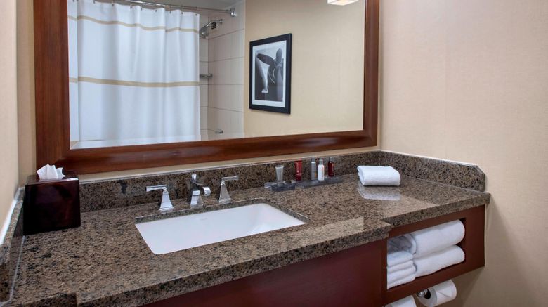 <b>Long Island Marriott Room</b>. Images powered by <a href="https://www.leonardoworldwide.com/" title="Leonardo Worldwide" target="_blank">Leonardo</a>.