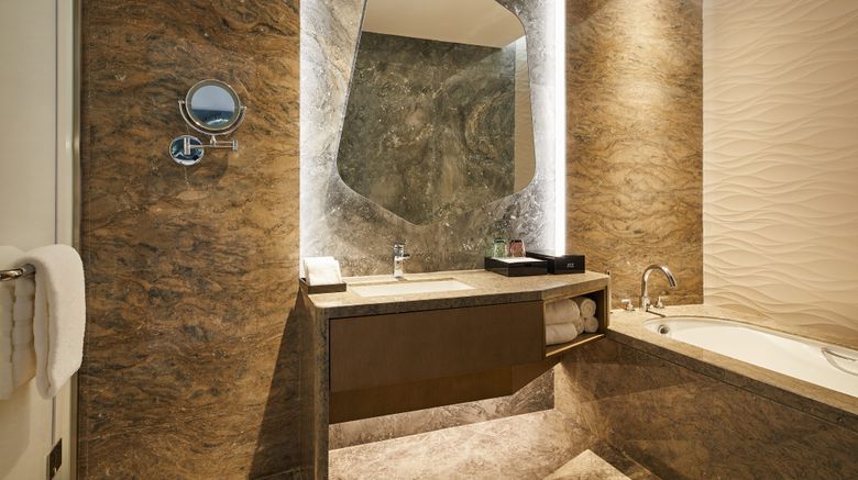 <b>The Westin Qingdao West Coast Room</b>. Images powered by <a href="https://www.leonardoworldwide.com/" title="Leonardo Worldwide" target="_blank">Leonardo</a>.