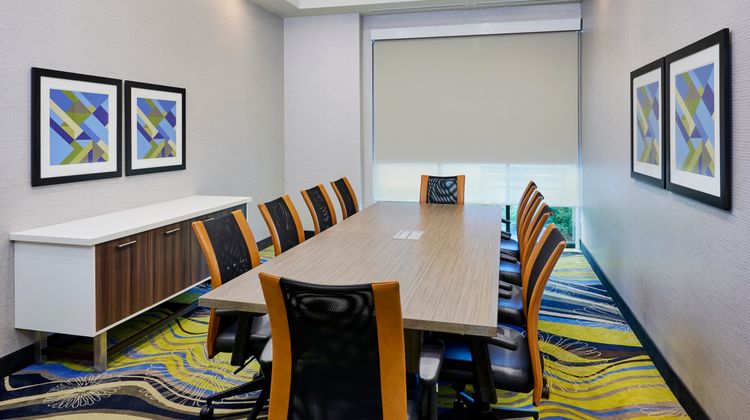 Holiday Inn Express & Suites Brantford Meeting