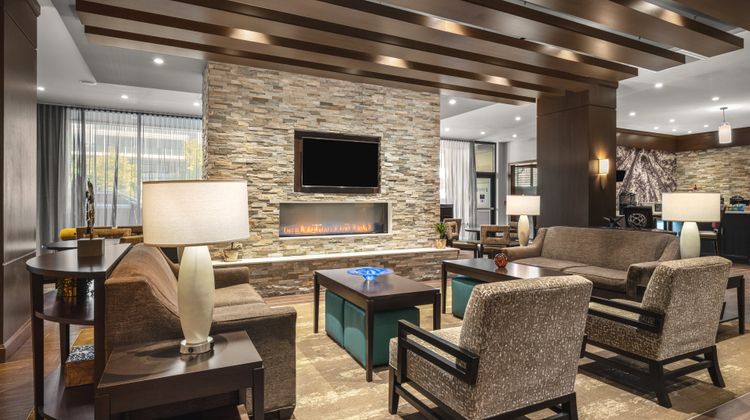 Staybridge Suites Downtown-Lake Union Lobby