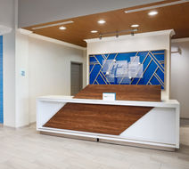 Holiday Inn Express Hotel & Suites Lobby