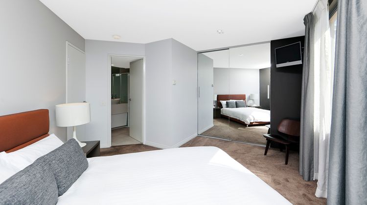 Astra Apartments The Griffin Room