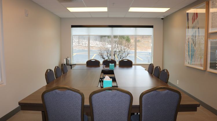 Holiday Inn Express & Suites Meeting