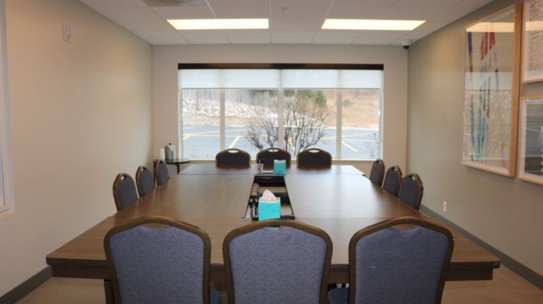 <b>Holiday Inn Express & Suites Meeting</b>. Images powered by <a href="https://www.leonardoworldwide.com/" title="Leonardo Worldwide" target="_blank">Leonardo</a>.