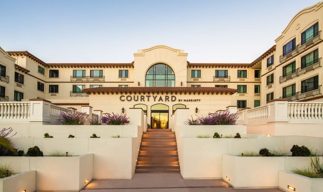 Courtyard Santa Cruz Exterior