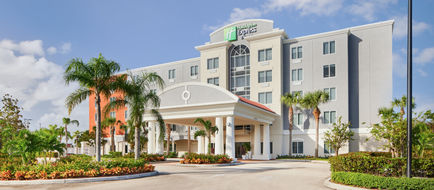 Holiday Inn Express Hotel & Suites Exterior