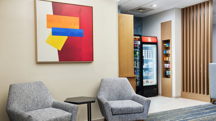Holiday Inn Express Hotel & Suites Lobby