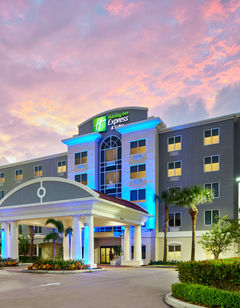 Holiday Inn Express Hotel & Suites