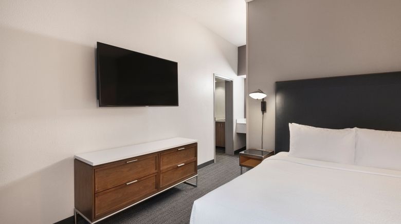 <b>Courtyard Burlington Suite</b>. Images powered by <a href="https://www.leonardoworldwide.com/" title="Leonardo Worldwide" target="_blank">Leonardo</a>.