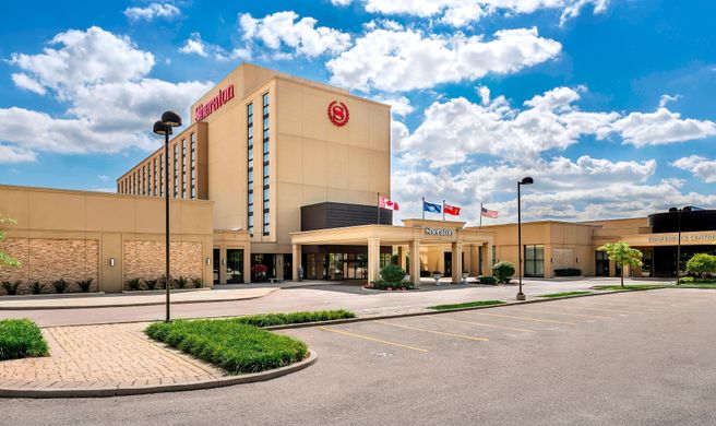 Sheraton Toronto Arpt Hotel & Conf Ctr Exterior