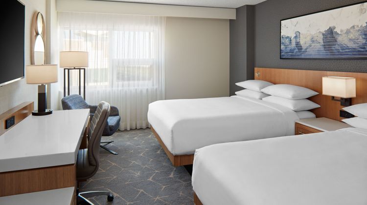 Delta Hotels Calgary Airport In-Terminal Room