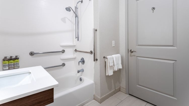 Holiday Inn Express Annapolis E Kent Is Room