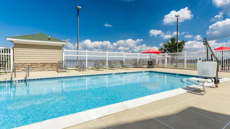 Holiday Inn Express Annapolis E Kent Is Pool