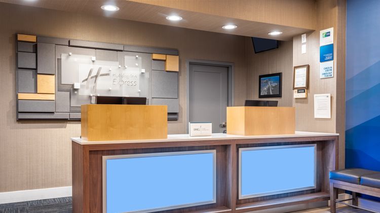 Holiday Inn Express Annapolis E Kent Is Lobby