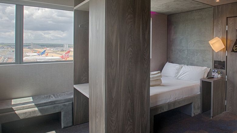 <b>Bloc Hotel Gatwick Airport Room</b>. Images powered by <a href="https://www.leonardoworldwide.com/" title="Leonardo Worldwide" target="_blank">Leonardo</a>.