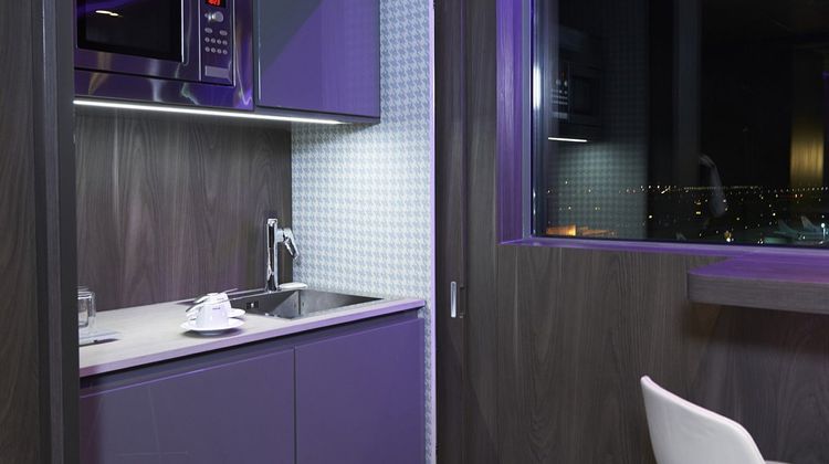 Bloc Hotel Gatwick Airport Room